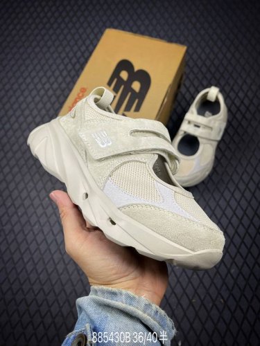 B 新百伦 New Balance Nb Breeze Sd2202 舒适百搭 玛丽珍防滑耐磨低帮生活休闲鞋 随着潮流风向的转变 玛丽珍鞋赛道成为各大球鞋品牌竞