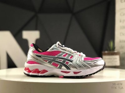 170 亚瑟士Asics Gel - Kayano 14 系列轻量缓震休闲运动跑步鞋 货号：1201A019-700 采用环保太空合成革配合透气网眼布鞋面材质