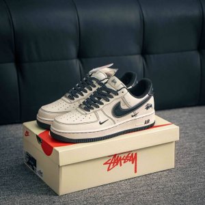 核心私 Air Force 1 原装级别 原楦头原纸板 打造纯正空军版型专注外贸渠道 全掌内置蜂窝气垫 原盒配件 原厂中底钢印、拉帮完美 货号：Hh75 59