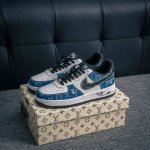 核心私 Air Force 1 原装级别 原楦头原纸板 打造纯正空军版型专注外贸渠道 全掌内置蜂窝气垫 原盒配件 原厂中底钢印、拉帮完美 货号：Yh-76983