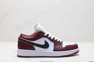 公司级Nike Air Jordan 1 Low Aj1乔1低帮休闲板鞋 同步官方配色 头层皮打造 正确满胶鞋垫 四线拉帮 原厂织唛标 鞋舌高弹海绵填充 官方货