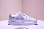 Nike Court Vision Lo 低帮百搭 透气休闲运动板鞋 兼顾舒适脚感和出众风范 演绎匠心之作 结构性的支撑贴合感结合复古篮球设计 货号:Dh298