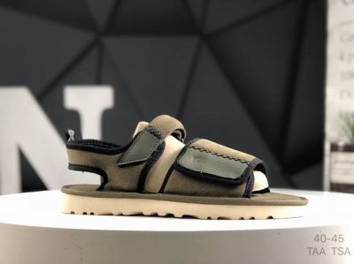 美国轻奢品牌 Ugg 凉鞋 系列轻量运动慢跑男鞋 尺码：40-45 Taa Tsa 货号：M 1136650