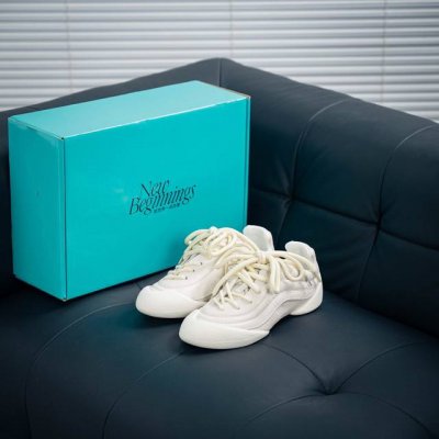核心私 Alexander Mcqueen 亚历山大-麦昆 2024S Flexion复古运动鞋 受到解剖学的启发 分体鞋底和肌腱状元素体现了品牌初期的设计主题