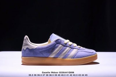 公司级Adidas Originals Gazelle Indoor 三叶草休闲防滑耐磨低帮板鞋 鞋头出色设计 塑就出众贴合感 稳固的后跟贴合足部曲线设计 软弹