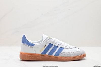 公司级adidas Handball Spezial 官方正确版本 阿迪达斯经典款 复古休闲板鞋 全鞋采用反毛皮制作 牛筋耐磨大底 承载青春情怀的板鞋 经典三条