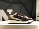 阿迪达斯 Adidas Originals Forum 0 Cl 三叶草低帮 复古潮流休闲面包鞋 生生不息的经典之作，短绒麂皮面料，质感满满。 加厚了中底，提供