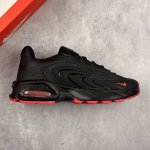 本地 核心私 nike Air Max Fire 后掌气垫 缓震休闲运动跑鞋 dn8的核心亮点在于其八腔气垫结构 根据不同部位设定的气压值专为行走设计提供卓越的