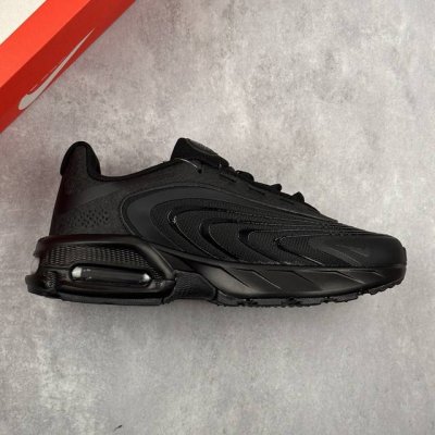 本地 核心私 nike Air Max Fire 后掌气垫 缓震休闲运动跑鞋 dn8的核心亮点在于其八腔气垫结构 根据不同部位设定的气压值专为行走设计提供卓越的