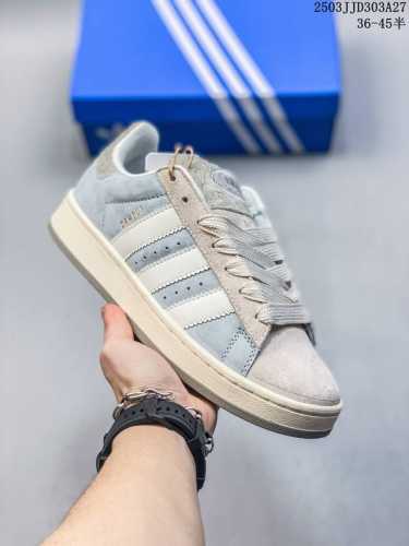 140 adidas/阿迪达斯 男女鞋真标半码制，升级原楦开发版型，采用固色翻毛皮组合头层皮饰片革鞋面材质，内嵌环保去臭海玻璃鞋垫，外置耐磨橡胶大底潮流我熟,面