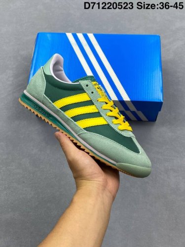 adidas Original Sl 72 Og W 阿迪达斯 低帮 男女同款 德训足球风百搭低帮休闲运动板鞋 鞋款在保留了经典的外观基础上 在尼龙材质里增加了