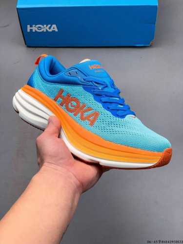 Hoka One One M Bondi 8 低帮跑步鞋 Bondi在本季向前迈出了大胆的一步，采用更柔软、更轻的泡沫和全新，的加长后跟几何形状进行了重新设计。