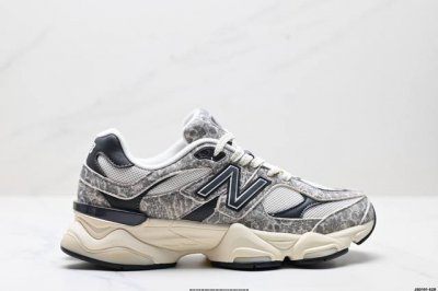 公司级New Balance 公司级版本 Nb9060 联名款 复古休闲运动慢跑鞋 鞋款灵感源自设计师本人对夏日的怀日回忆。鞋面大身由空间双格及磨砂鞋面拼接而生