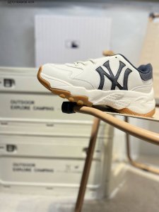 Mlb Bigball Chunky Curve 人气单品 轻量增高厚底百搭休闲运动慢跑鞋高级街头休閒品牌Mlb公开了新推出的Chunky Liner系列，以学