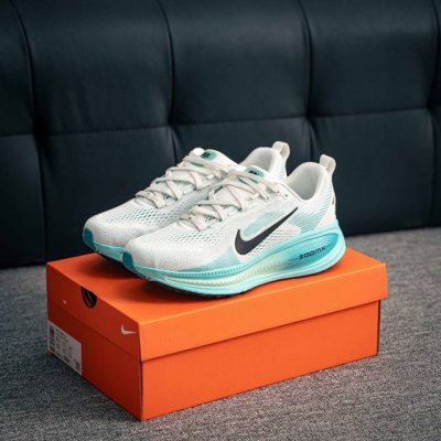 核心私 Nike Air Zoom Vomero 18 全新科技提前原鞋开发 运动跑鞋 区别市面真标版本 必定是官方强力主推款式，真正的Zoom缓震科技嵌入如假