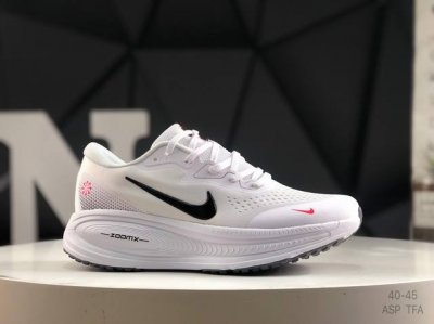200 nike Vomero 18 耐克 舒适减震防滑 低帮跑步鞋 全掌Reactx泡绵中底 前掌和后跟还配备了Air Zoom气垫单元 据说跑起来更快更舒适