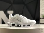 真标耐克 Nike Air Max Plus Tn Ultra 复刻版 科技复古耐克Tn经典的Air Max Plus被很多跑鞋爱好者们所熟知，作为Nike历史