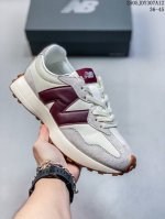 真标 Nb 新百伦 New Balance 327系列复古休闲运动慢跑鞋时尚男女运动鞋 以更纯粹的复古风格设计打造的全新造型 侧身还以解构设计，将 N 字标志以