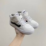 万斯VANS高帮 尺码25-37 Vans真的是滑板鞋颜值NO.1了。高弹力鞋面，穿起来不会磨脚。魔术贴设计更好穿脱，这双鞋秋冬还有个好处护脚踝，不会受凉！！