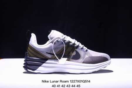 Nike Lunar Roam 人气单品 收到的nike鞋1Ogo””数量不一样：品牌在23年前后将“”数量由2个调整为1个，因此鞋舌刺绣标、鞋垫等多个位置存在 - 点击图像关闭