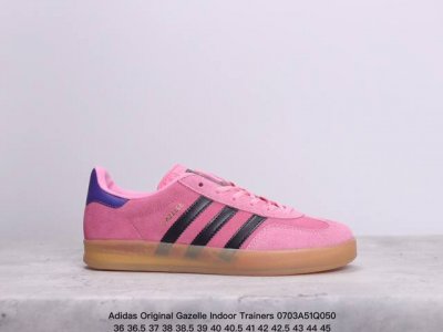 公司级ad Original Gazelle Indoor Trainers 瞪羚室内鞋系列低帮复古百搭休闲运动德训风板鞋 粉黑 Ie7002 独家前帮工艺加持