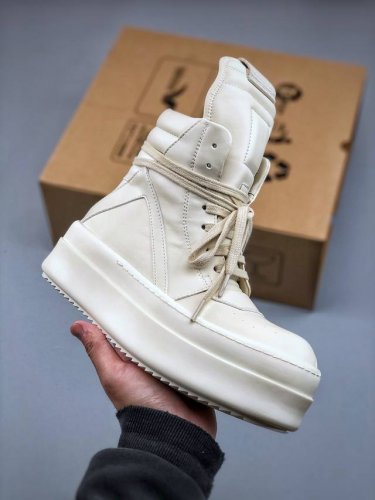纯原 莞产G版，Ro欧文斯Rickowens 纯白厚底倒三角 经典纯白色，独特的倒三角和长鞋舌设计，极致暗黑风！ 水染粒面小牛皮材质，和针车间距都是极致还原！