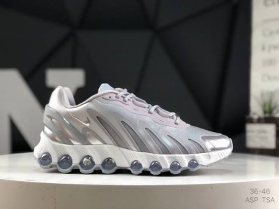 耐克 Nike Air Max Dn8 耐克全新气垫跑鞋 #全新鞋款在同侧采用了四个圆柱仓式的设计 不仅有防滑耐磨性功能 还搭配了周围一圈柔软的泡棉材质 提供全