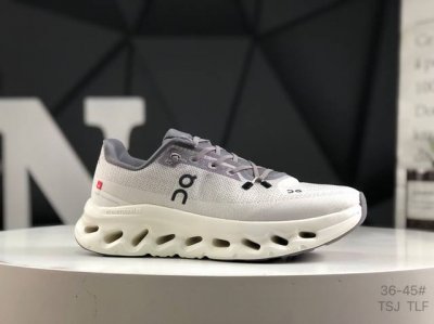 on 昂跑 Cloud Tilt 轻量运动休闲鞋 杨幂同款 脚感很舒服 鞋底柔软且包裹性好 上脚显腿长 不用系鞋带很方便 不管休闲还是运动都很百搭 尺码 如图所