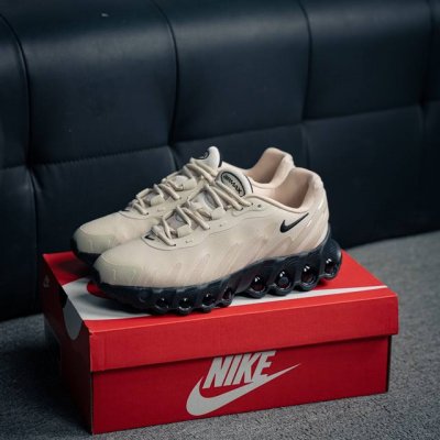250 核心私 Nike Air Max Dn8 耐克气垫 缓震 耐磨运动鞋 鞋身材质均选择皮革 织物 麂皮多种材质覆盖 保证质感的前提下 层次感也相当不错 带