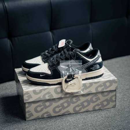 Nike Dunk 全套原楦原模倾力打造完美版型 独家原厂航空铝磨具打磨大底 鞋头坡度极致还原 无解鞋型 原盒原配 圈内天花板工艺 原厂冲刀 超高清洁度 全鞋零 - 点击图像关闭