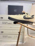 160 耐克 Nike Air Force 1 '07空军一号 百搭休闲运动板鞋。柔软、弹性十足的缓震性能和出色的中底设计，横跨复古与现代的外型结合，造就出风靡