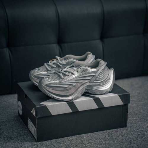 核心私 Adidas Xlg Mtw系列 舒适防滑透气 低帮 阿迪 休闲跑步鞋 货号：Ih1574 尺码：35.5 36 36.5 37 38 38.5 39