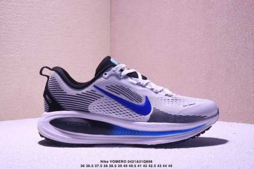 公司级Nike Vomero 18 耐克 舒适减震防滑 低帮跑步鞋 全掌Reactx泡绵中底 前掌和后跟还配备了Air Zoom气垫单元 据说跑起来更快更舒适哦