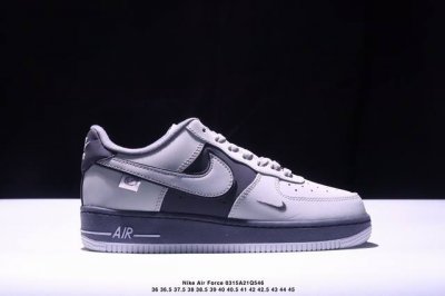 160 真标耐克Nike Air Force 1’07 空军一号低帮百搭休闲运动板鞋。柔软、弹性十足的缓震性能和出色的中底设计，横跨复古与现代的外型结合，造就出