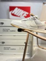 210 耐克Nike Dunk Low 板鞋Sb系列经典百搭休闲运动板鞋加厚鞋舌的填充，使舒适性大大提升，同时也更方便穿脱中底部分则加入了脚感柔软舒适Zooma