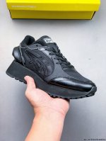 Onitsuka Tiger鬼塚虎Moage Co新款时尚情侣运动休闲鞋！产品从款式颜色造型上体现出追求舒适和细节的完美 鞋类更是推崇手工制作的严谨与完美 融舒