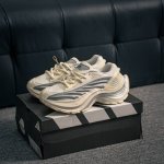 250 核心私 adidas Xlg Mtw系列 舒适防滑透气 低帮 阿迪 休闲跑步鞋 货号：Jr6390 尺码：35.5 36 36.5 37 38 38.5