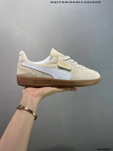puma palermo 百搭单品 简约大方的造型设计 给人以随性休闲的时尚格调 穿着舒适轻便 运动灵活自如 满足日常个性穿搭 货号 396463 55 尺码