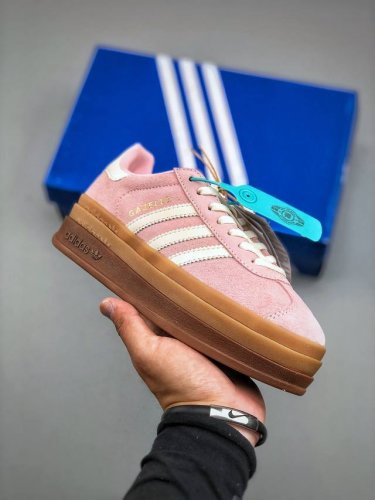 Adidas Originals Gazelle Bold W 羚羊松糕系列复古百搭厚底增高低帮休闲运动板鞋 翻毛樱花浅粉米白生胶底 货号:Jq7777 尺码