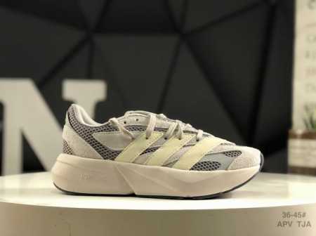 170 Adidas Lightblaze 舒适防滑 新款阿迪达斯低帮跑步鞋 极致轻盈的Lightweight Upper设计 带来近乎裸足的舒适体验 中底采用 - 点击图像关闭