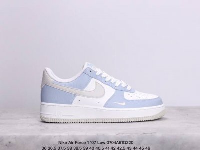 耐克 Nike Air Force 1 '07 Low 空军一号低帮，柔软、弹性十足的缓震性能和出色的中底设计，横跨复古与现代的外型结合，造就出风靡全球三十多年
