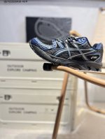 200 asics Gel-Nimbus 10.1亚瑟士经典跑鞋 如今机能风和户外风吹得正劲，便是主打“Urban Outdoor机能越野风格”，城市和户外场景