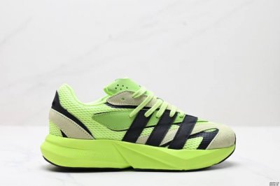公司级Adidas Lightblaze 舒适防滑 新款阿迪达斯低帮跑步鞋 极致轻盈的Lightweight Upper设计 带来近乎裸足的舒适体验 中底采用尖