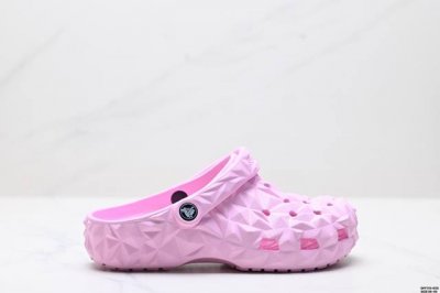 150 公司级Crocs卡骆驰 Eva 榴莲洞洞鞋 一体成型 室外沙滩涉水休闲运动拖鞋 时尚舒适 高品质洞洞鞋 脚感出色 夏季必备单品 出行必备 尺码:36-4