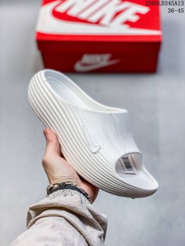 nike 耐克 男女鞋真标半码制，升级原数据工程力学开发，搭配一次发泡轻量回弹Reactx泡绵缓震鞋底,独立组合防滑纹路外底舒适与透气性并重！耐克Nike Re