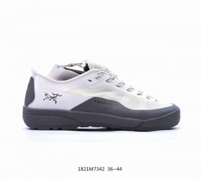 户外王者 升级品质365 Arc Konseal Lt Gore-Tex 覆盖防水越野跑鞋# 搭载85%压缩eva缓震中底技术 Vibram黄金耐磨锯齿外底 越