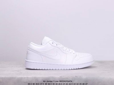 耐克 乔丹air Jordan 1 Low Aj1 乔1 低帮复古文化休闲运动篮球鞋 从1985 年面世的元年款汲取设计灵感，采用简洁大方的经典外观，熟悉中带一
