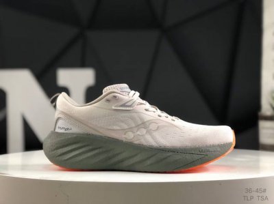 210 saucony Triumph 22 索康尼胜利22代 旗舰级缓震型跑鞋 原单Zp流出 自行把握 性能相比前几代再升级 鞋面采用全新升级的工学网设计 贴