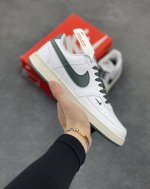 超级福利 核心特价 长期补货 Nike Court Borough 低帮百搭透气休闲运动板鞋男女鞋 经典耐用的设计，兼顾舒适脚感和出众风范，演绎匠心之作。结构性