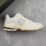 本地 核心私 新百伦 New Balance M1906系列 复古运动鞋单品宝藏老爹鞋 作为Nb最经典的档案鞋型之一，与2002一样，1906有着Nb最成熟的技